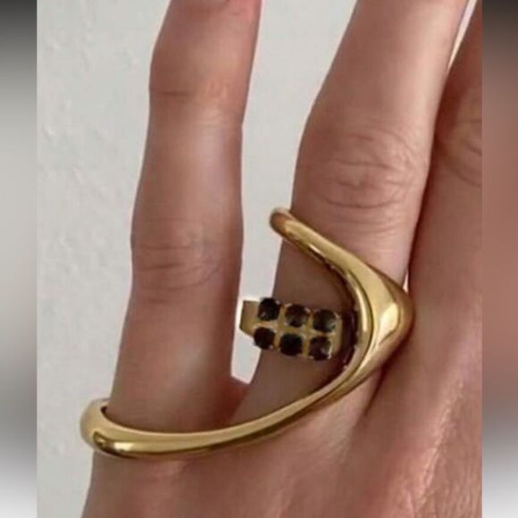 Anthropologie Jewelry - Statement Gold and Black Ring A1431